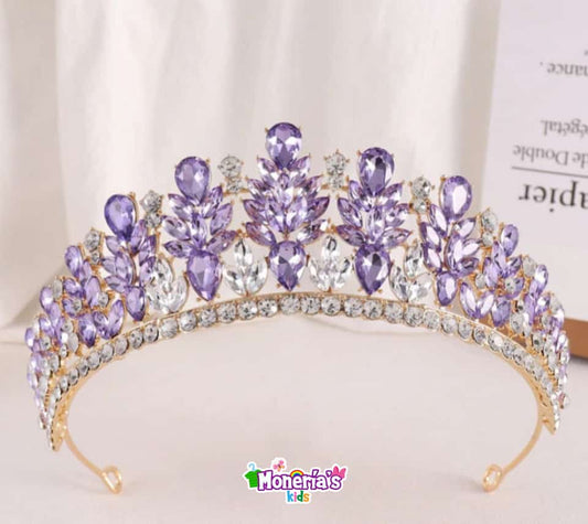 Tiara dorada con lila